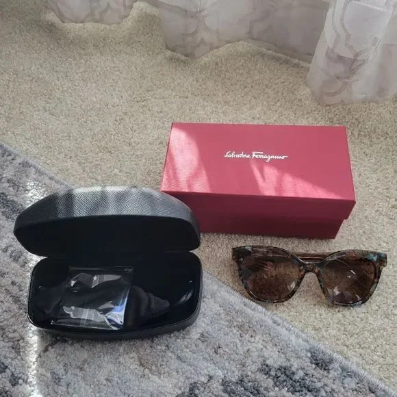 Ferragamo Sunglasses - Picture 1 of 4
